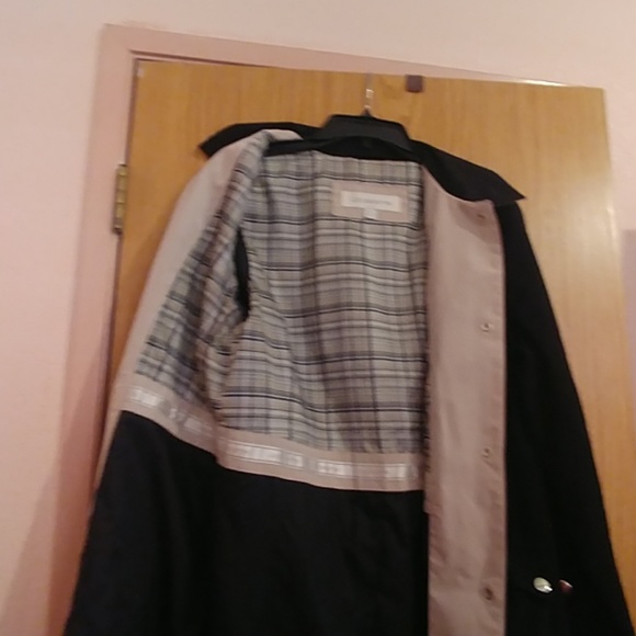 Gently worn Black Raincoat - Picture 6 of 10